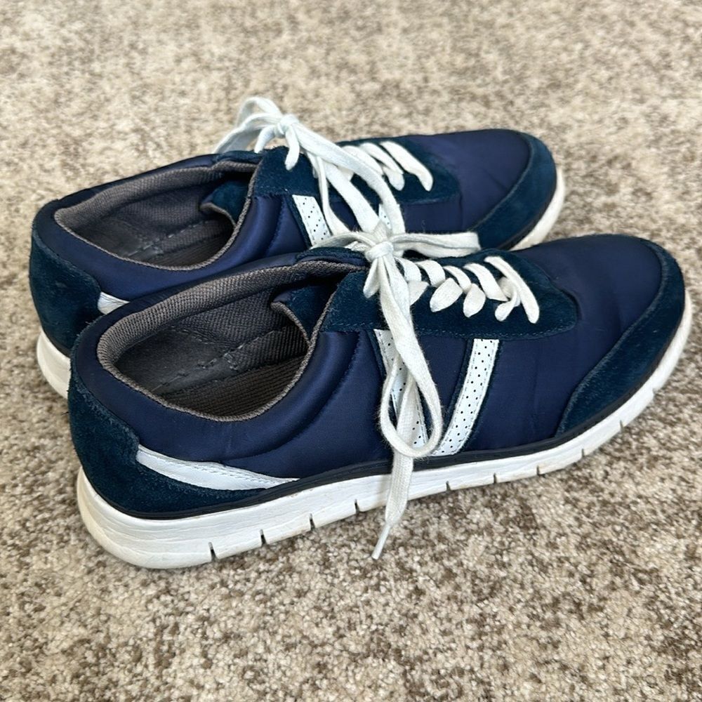 Vionic Women's Vionic Nana Lace Up Sneaker Navy Satin/Suede 9